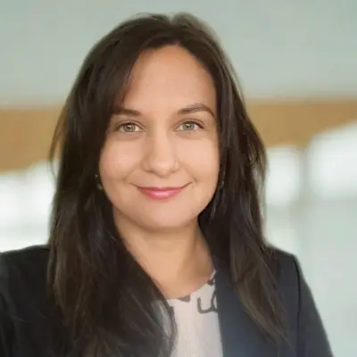 Portrait photo of Siobhan Ballan